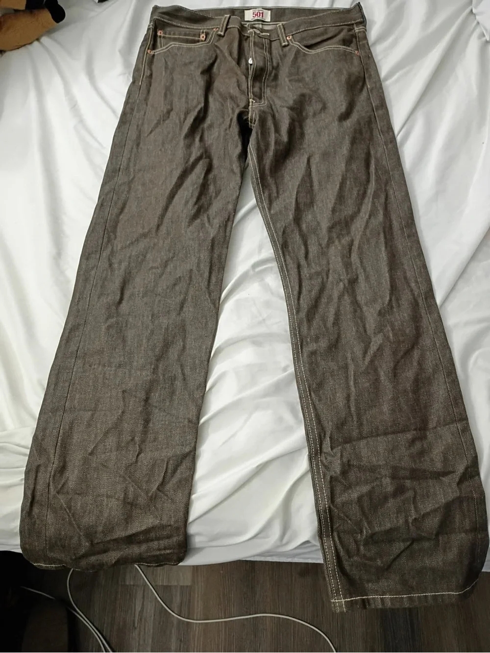 Levi's brown straight-leg jeans with contrast stitching